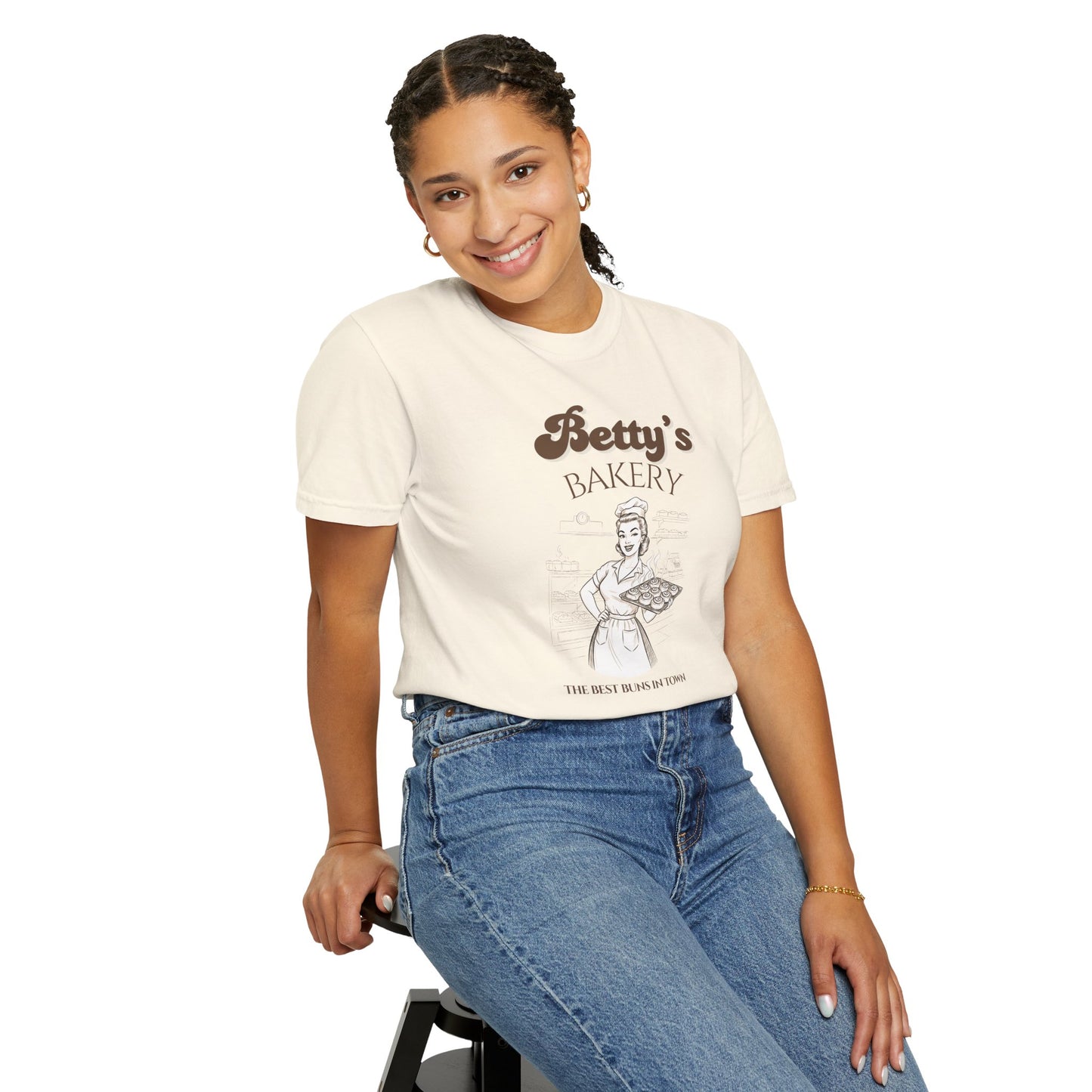 Betty’s Bakery Tee – The Best Buns in Town, Retro Pin-Up Graphic Shirt