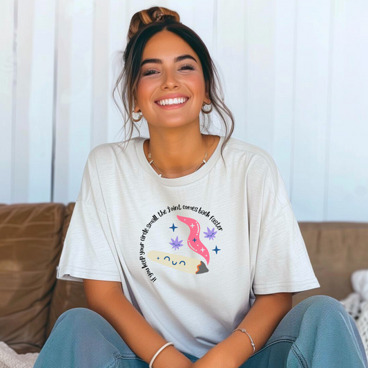 Funny Weed Shirt for Women – “Keep Your Circle Small” Stoner Graphic Tee – Cute Joint Cartoon Cannabis T-Shirt